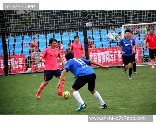 足球雷霆：激情四溢的绿茵场上演绎梦想与荣耀的传奇之旅