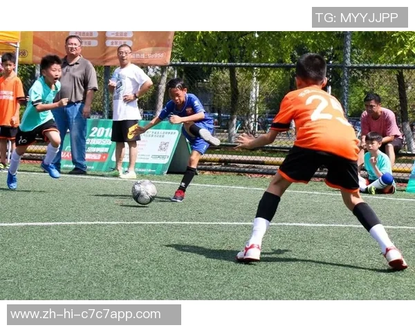 雄峰足球引领新潮流助力青少年成长与梦想的舞台