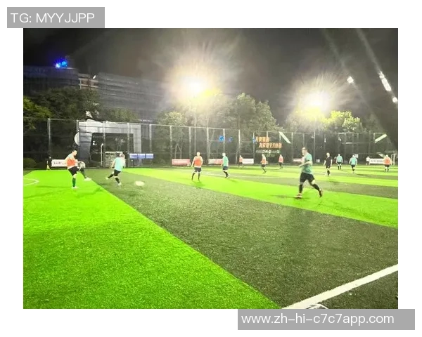 重生穿越之足球场上的爱恋与激情绽放在绿茵之间